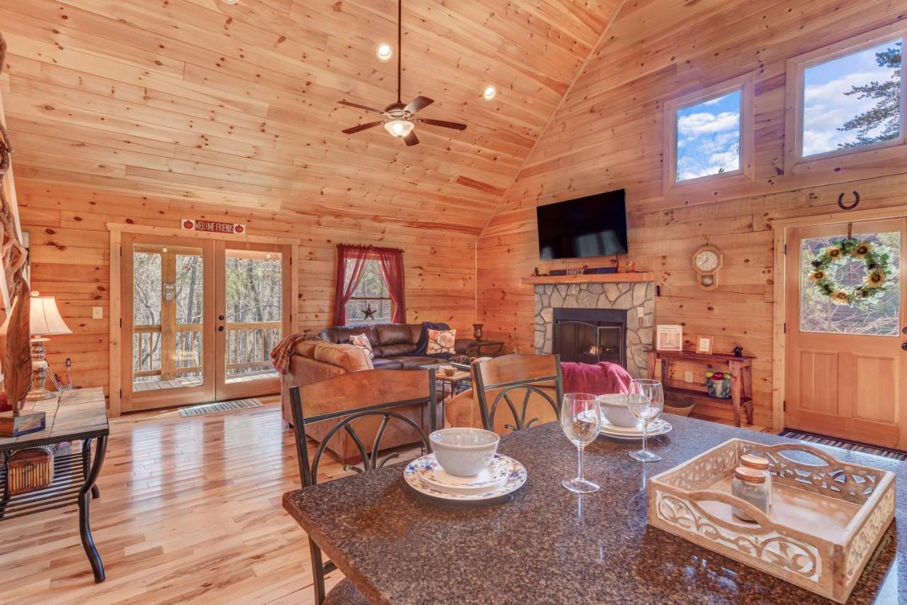 Hot-Tub 6 Seater, Fire-Pit, Master King Bed, Wineries, Pickleball, Resort Amenities Ellijay Dış mekan fotoğraf